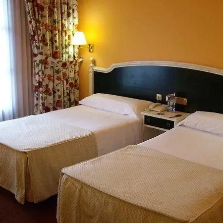 Отель Tryp Bilbao 3*