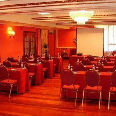 Отель Tryp Bilbao 3*